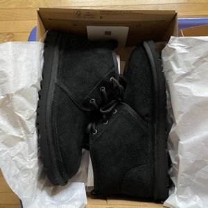 Brand New Women’s Ugg Size 9